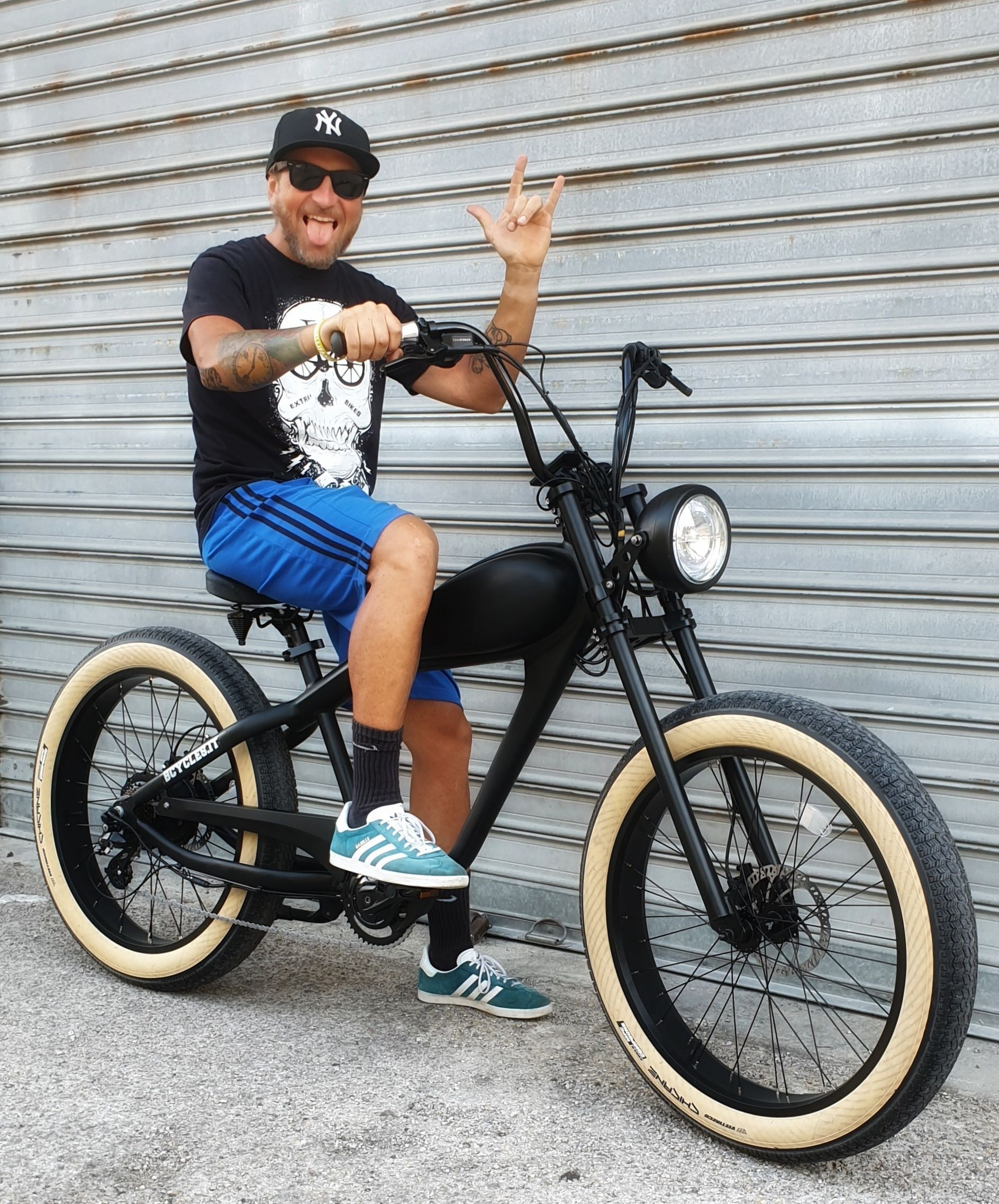 V lo lectrique Joker Bad Boy 250W Cruiser Custom Bikes